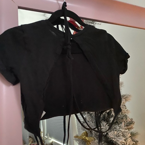 Garage Black crop top with tie wrap around #croptop - Picture 3 of 3